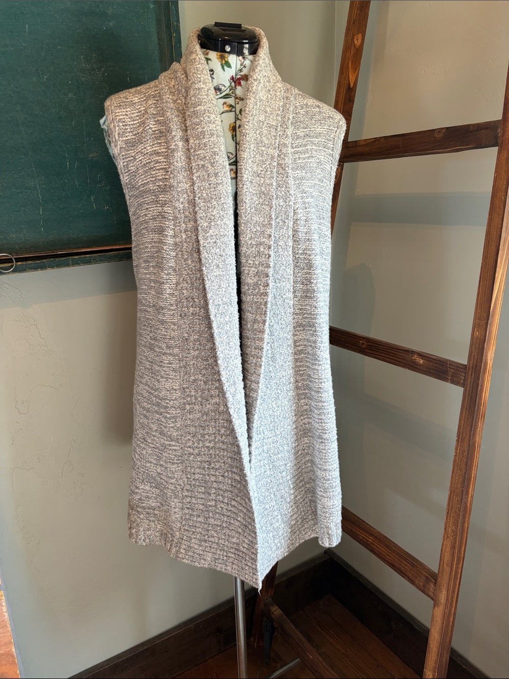 LOFT Gray Sleeveless Shawl Collar Knit Vest